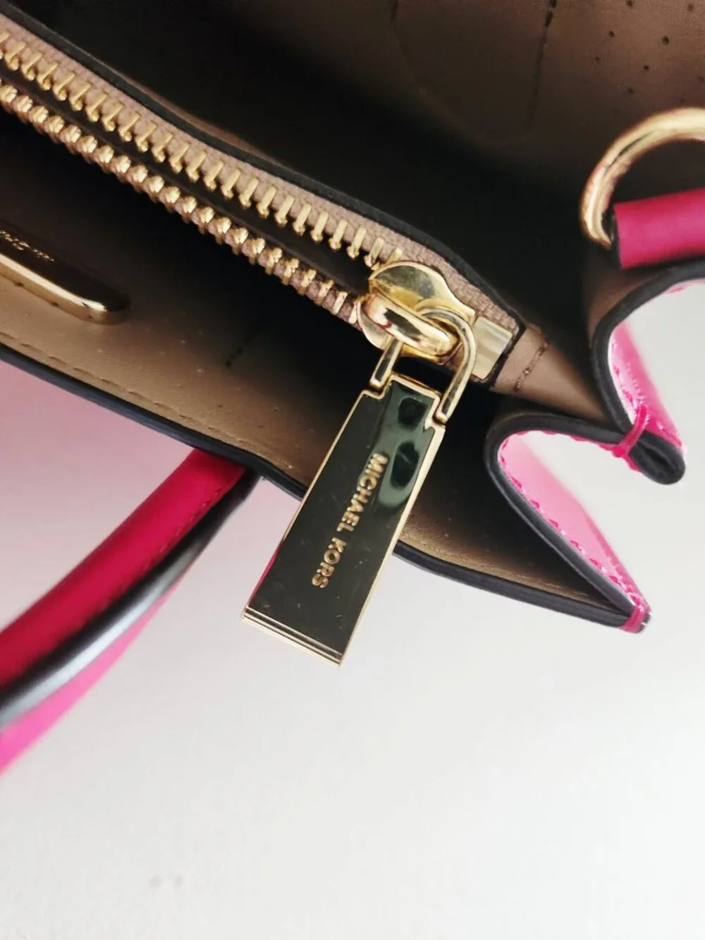 New Michael Kors Fushia Leather Shoulder Bag Purse